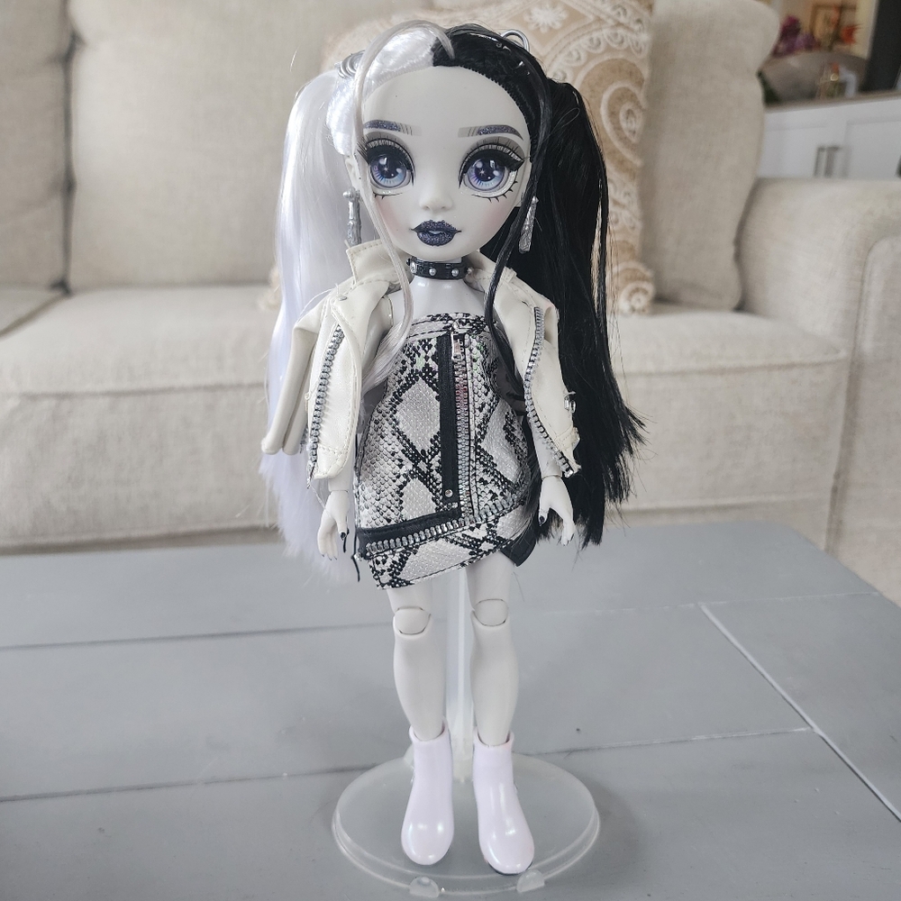 🌈 MGA Rainbow High Shadow Series Heather Grayson 10" Fashion Doll Beautiful